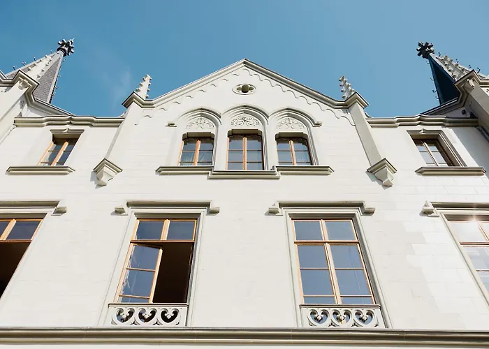 Chateau De L'Aile- Boutique Suites